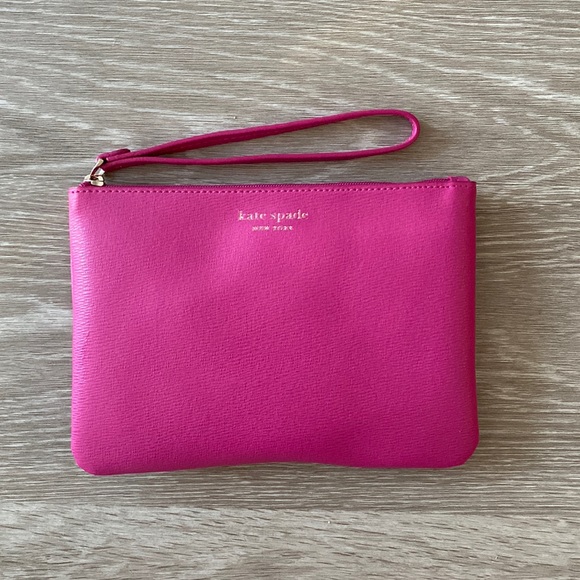 kate spade Handbags - Kate Spade Keaton Wristlet